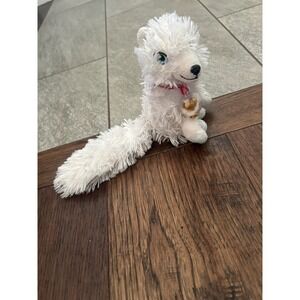 Elf on the Shelf Pets Arctic Fox Tradition White Plush Red Collar Heart Globe
